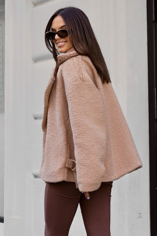 Bluzy i kurtki, które klienci pokochają jesienią