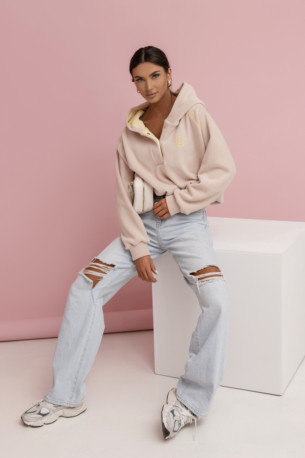 LaBalancia - Bluza polarowa LOOM - Beż - Hurtownia Odzieży Damskiej - POSLKA Produkcja i Sprzedaż Hurtowa - LaBalancia