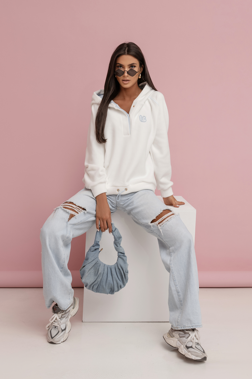 LaBalancia - Bluza polarowa LOOM - Ecru z błękitem - Hurtownia Odzieży Damskiej - POSLKA Produkcja i Sprzedaż Hurtowa - LaBalancia