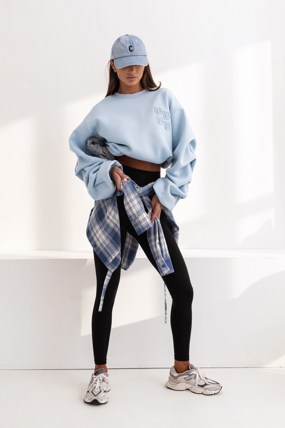 LaBalancia - Bluza REMY - Błękitna - Hurtownia Odzieży Damskiej - POSLKA Produkcja i Sprzedaż Hurtowa - LaBalancia